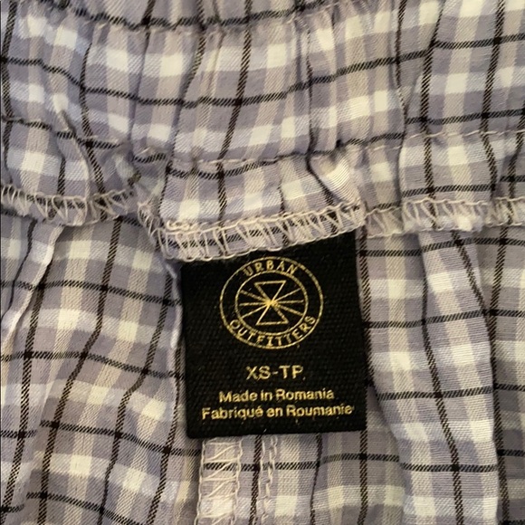 Urban Outfitters high waisted shorts - Picture 3 of 3